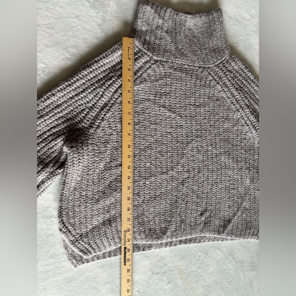Abercrombie & Fitch Sweater Size L Cowl Neck Light Gray - Picture 4 of 11